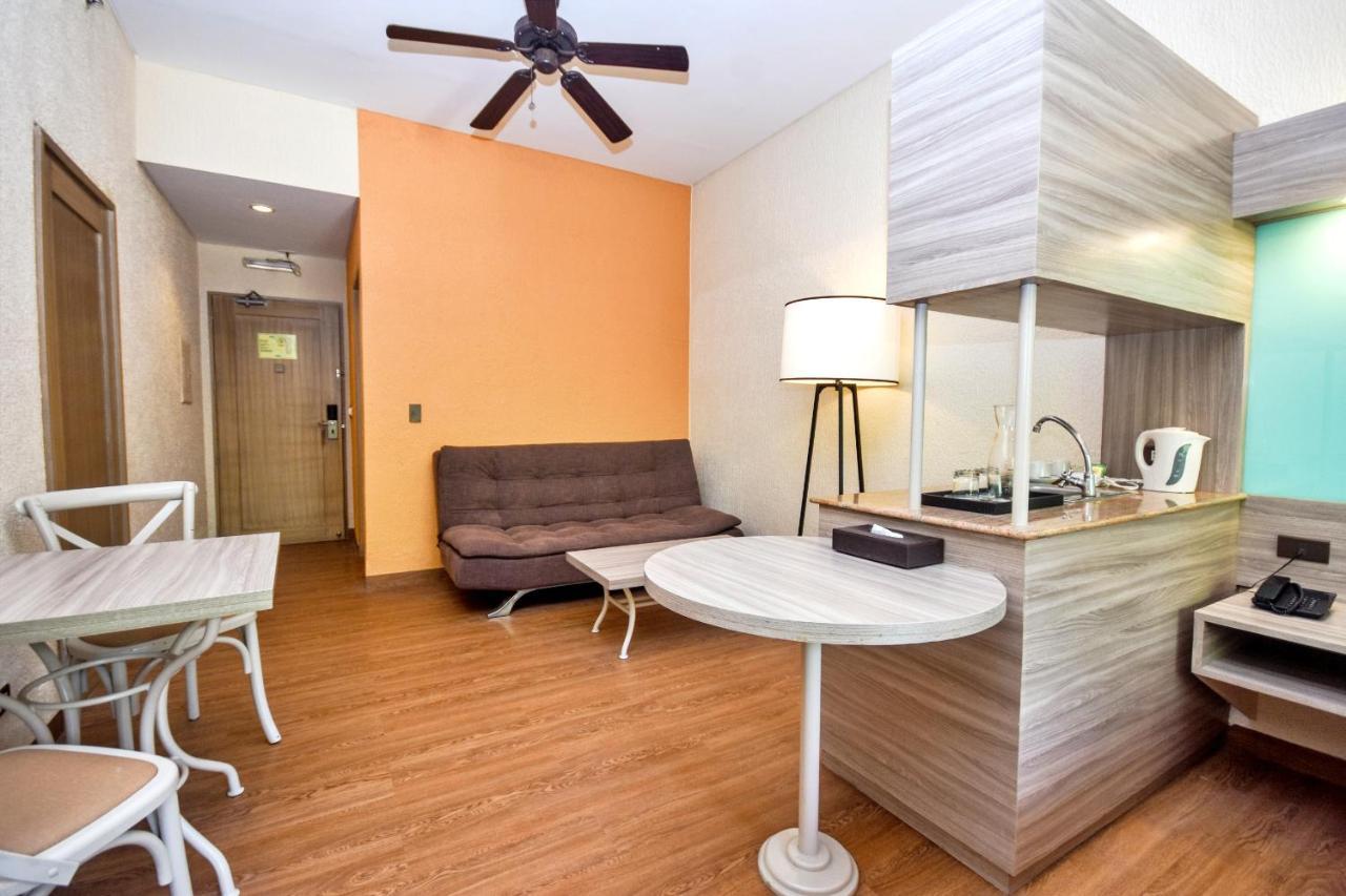 Microtel By Wyndham Boracay Balabag  Exteriör bild
