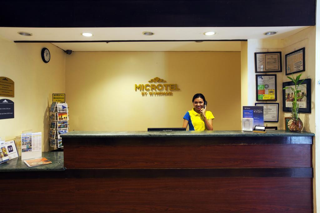 Microtel By Wyndham Boracay Balabag  Exteriör bild